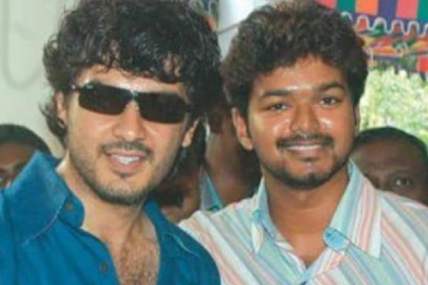 அஜித் மகள் பிறந்தநாள்.. நேரில் வந்து வாழ்த்திய நடிகர் விஜய், புகைப்படம் இதோ | Vijay In Ajith Daughter Birthday Function அஜித் மகள் பிறந்தநாள்.. நேரில் வந்து வாழ்த்திய நடிகர் விஜய், புகைப்படம் இதோ | Vijay In Ajith Daughter Birthday Function