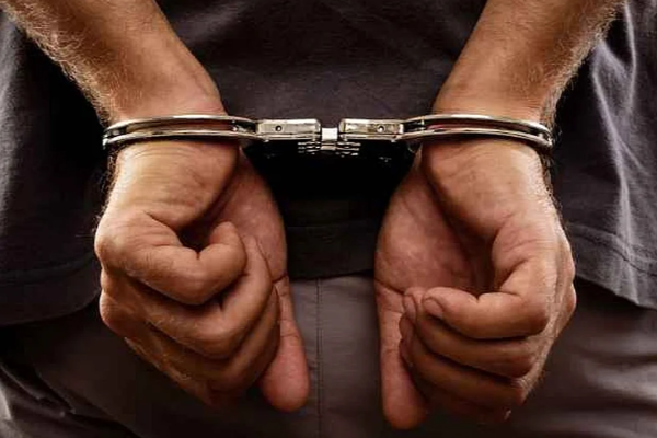 கந்தளாய் பகுதியில் நாட்டுத் துப்பாக்கியுடன் ஒருவர் கைது | One Arrested With Firearm In Kandalai Area