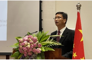 இலங்கையை மீட்க முழு முனைப்புடன் சீனா : இலங்கைக்கான சீன தூதுவர் உறுதி