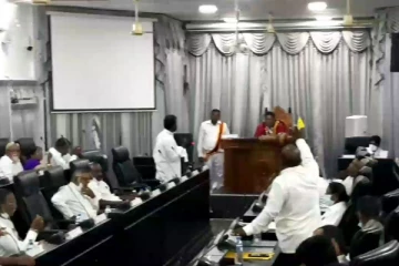 யாழ்ப்பாண மாநகர சபையின் மாதாந்த அமர்வு ஆரம்பம்(Photos)