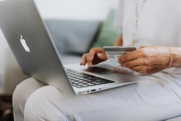 ஜூலை முதல் ஒன்லைனில் வாங்கும் பொருட்களின் விலை உயர்வு