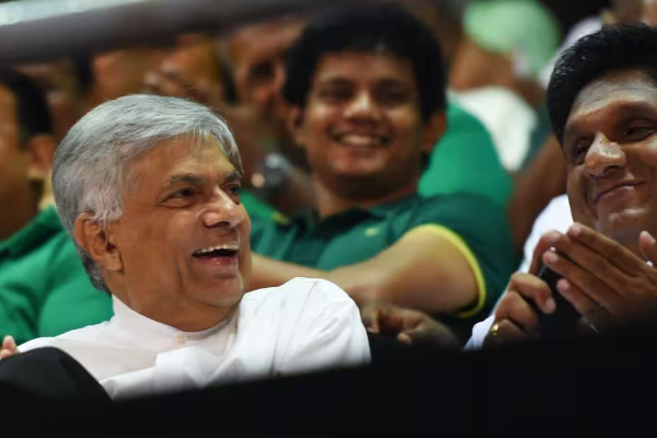 பிணைக்கு பின்னர் ரணில் தொலைபேசியில் தொடர்புகொண்ட முதல் நபர் | Ranil Was First Person To Contact Phone After Bail