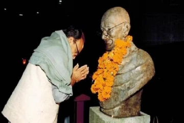 கனடாவில் காந்தி சிலைகள் குறி வைத்து சேதப்படுத்துவது தொடர்பாக இந்திய அரசு குற்றச்சாட்டு!