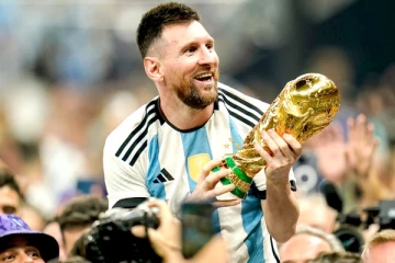 உலகக்கோப்பை வெற்றிக்கு ஒரு நொடி முன் மெஸ்ஸி உச்சரித்த உணர்ச்சிபூர்வமான 5 வார்த்தை!