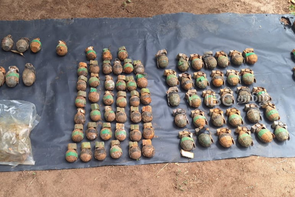 தமிழர் பகுதியில் 86 கைக்குண்டுகளுடன் ஒருவர் கைது | One Arrested With 86 Hand Grenades In Vavuniya