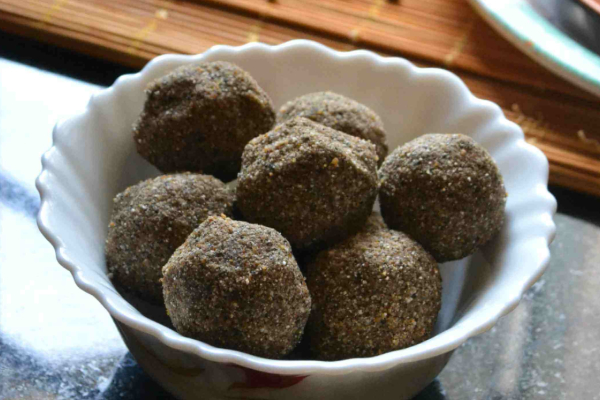 தினம் ஒன்று போதும்.., உடலிற்கு சத்தான உளுந்து லட்டு: எப்படி செய்வது? | Ulundhu Laddu Recipe In Tamil தினம் ஒன்று போதும்.., உடலிற்கு சத்தான உளுந்து லட்டு: எப்படி செய்வது? | Ulundhu Laddu Recipe In Tamil