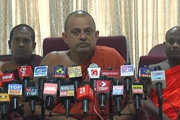"ඕනෑම මොහොතක යළි සටන කැඳවනවා" - උලපනේ සුමංගල හිමියන්ගෙන් සැර ප්‍රකාශයක්