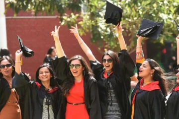 இனி UG படிப்பை ஒரு வருடம் முன்னரே முடிக்கலாம் - யுஜிசியின் புதிய நடைமுறை