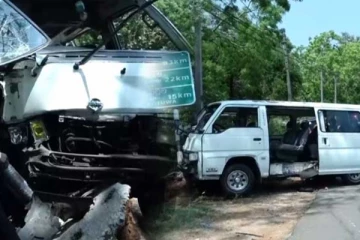 12 ක් රෝහල් ගත කළ බිහිසුණු අනතුර..(VIDEO)