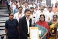 நிறைமாத கர்ப்பிணிக்காக கீழே இறங்கி வந்த முதலமைச்சர் விஜய்