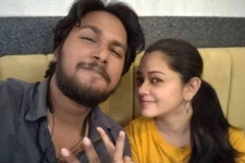 அனிதா எலிமினேட் ஆனது குறித்து டுவிட் போட்ட அவரது கணவர்- வைரலாக்கும் ரசிகர்கள்