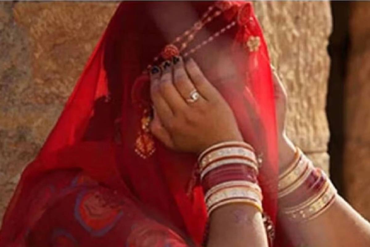 மணமகள் மீது ஆசிட் ஊற்றிய மணமகனின் காதலி | Delhi Bride Faced Acid Attack By Groom Lover மணமகள் மீது ஆசிட் ஊற்றிய மணமகனின் காதலி | Delhi Bride Faced Acid Attack By Groom Lover