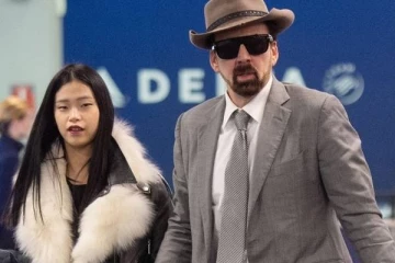 ஒரு வருடம் கூட தாக்கு பிடிக்காத மனைவிகள்? புகழ் போதையால் காணாமல் போன நடிகர்..