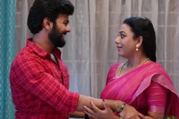 பாக்யலட்சுமி சீரியல் எழிலின் உண்மையான அப்பா அம்மா? கணகலங்க வைத்த காணொளி..