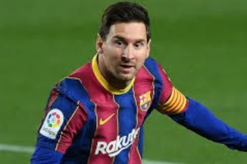 ලයනල් මෙසී යළි හදිසි තීරණයක් ගනී..