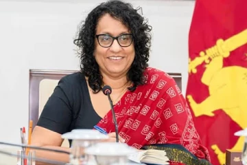 පාසල් කෑම වේල ගැන අගමැතිනියගෙන් විශේෂ නිවේදනයක්- "මේක කෑම දෙන එකට විතරක් සීමා කරන්න බෑ''