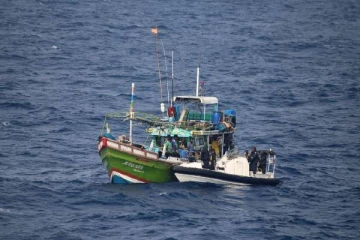 இந்திய கடற்றொழிலாளர்கள் 14 பேர் கைது