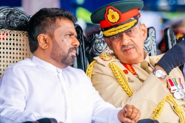 அமைச்சர்கள் மீதான குற்றச்சாட்டுக்கள் வேடிக்கையானவையே..! எதிர்க்கட்சியினருக்கு சரத் பொன்சேகா பதிலடி