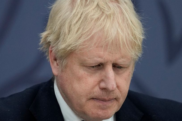 பகிரங்கமாக மன்னிப்புக்கோரினார் பிரித்தானிய பிரதமர் - ஐபிசி தமிழ்