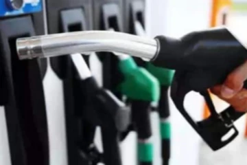 வெளிநாடொன்றில் உயரும் பெட்ரோல், டீசல் விலை!