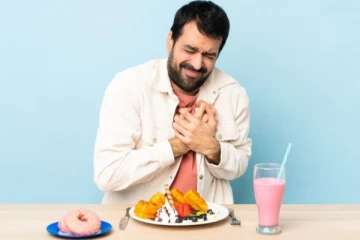 மாரடைப்பு அபாயத்தை எகிற வைக்கும் ஆபத்தான உணவுகள் ; மறந்தும் கூட சாப்பிடாதிங்க!