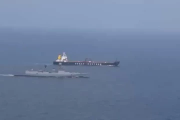 சோமாலிய கடற்கொள்ளையர்களின் பிடியில் இருந்த கப்பலை இந்திய கடற்படை மீட்டுள்ளது