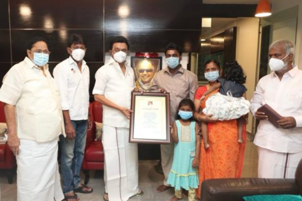 தீ விபத்தில் சிக்கிய 36 பச்சிளம் குழந்தைகளை காப்பாற்றிய செவிலியருக்கு முதல்வர் பாராட்டு..! | Chennai Babies Hospital Fire Cm Wish Nurse தீ விபத்தில் சிக்கிய 36 பச்சிளம் குழந்தைகளை காப்பாற்றிய செவிலியருக்கு முதல்வர் பாராட்டு..! | Chennai Babies Hospital Fire Cm Wish Nurse