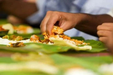 இலங்கையில் இடம்பெற்ற பதறவைத்த சம்பவம்;  9 வயது சிறுவனுக்கு உணவில் விக்ஷம் வைத்த தாய்