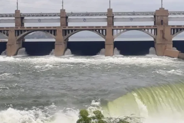 உடைப்பெடுக்கும் நிலையில் மாறிலாறு குளக்கட்டு! வெள்ள அபாயம் தீவிரம் - உடன் வெளியேறுங்கள்.. | Extreme Weather Sri Lanka Mavilaru Dam