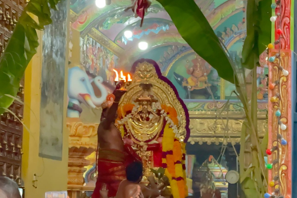 கிழக்கிலங்கையின் புகழ்பூத்த மட்டக்களப்பு ஸ்ரீமாமாங்கேஸ்வரர் தேர்; கடலென குவிந்த பக்தர்கள் | Historical Batticaloa Mangeswarar Chariot Devotees