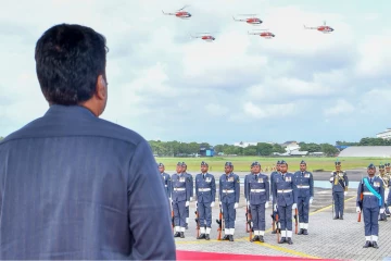 இலங்கை வான்படைக்கு அமெரிக்காவின் 10 ஹெலிகொப்டர்கள் உத்தியோகபூர்வமாக ஒப்படைப்பு