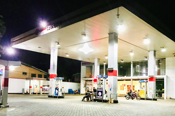 300 எரிபொருள் நிரப்பு நிலையங்கள் தற்காலிகமாக பூட்டு | 300 Petrol Filling Stations Temporarily Locked