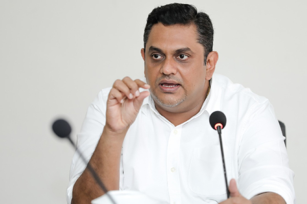 லஞ்ச ஆணைக்குழுவுக்கு அழைக்கப்பட்ட முன்னாள் அமைச்சர் | Roshan Summoned To The Corruption Commission