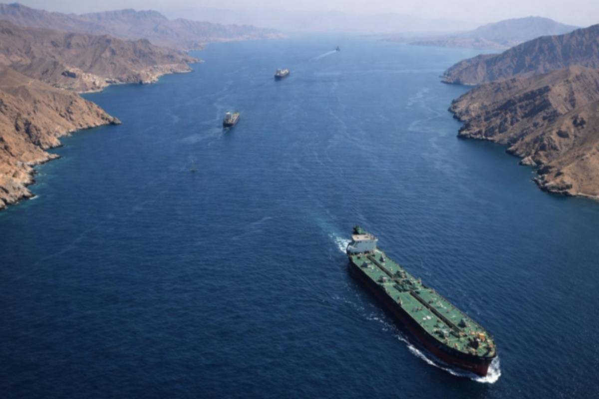 ஹோர்மூஸ் வழியாக செல்லும் ஒவ்வொரு கப்பலுக்கும் 2 மில்லியன் டொலர் அறவீடு! ஈரானின் அதிரடி நகர்வுகள் | 2 M Dollar Fine For Ship Passing Through Hormuz