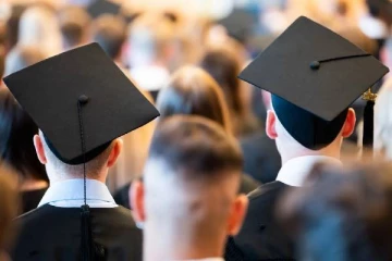 பிரித்தானியாவுக்கு குடும்பத்தினரை அழைத்து வரும் வெளிநாட்டு மாணவர்களுக்கு இனி கடும் சிக்கல்