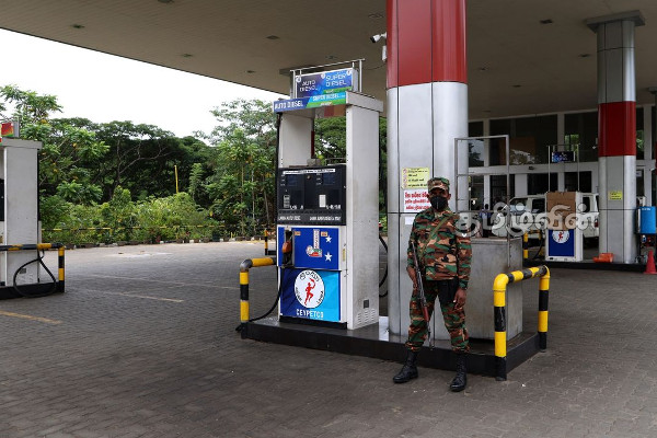 ஆளுநர் ஒருவர் செய்த பாரிய மோசடி அம்பலம் | Sri Lanka Political Issue Fuel Price Today