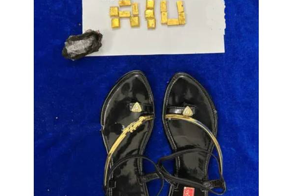 சென்னை விமான நிலையத்தில் இலங்கைப் பெண் அதிரடிக் கைது | Colombo Airport Chennai Gold Abduction Girl Arrest