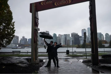 உலகின் மகிழ்ச்சியான நாடுகளின் வரிசையில் கனடாவிற்கு கிடைத்த இடம்