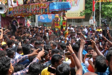 நினைவேந்தலை கொச்சைப்படுத்துவதாக செயற்பட்ட கட்சியினர் - தள்ளுமுள்ளில் ஒருவருக்கு தீக்காயம்!