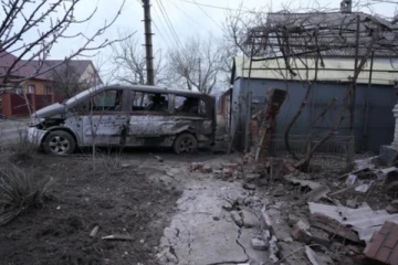 ரஷிய படையின் கொடூர செயலில்  2 பேர் பலி; 4 பேர் காயம்