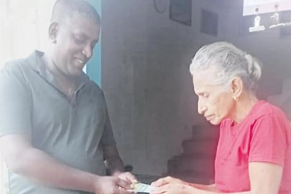 இலங்கையில் நெகிழ்ச்சி செயல் - வறுமையிலும் நேர்மையில் உச்சம் தொட்ட மூதாட்டி | Poor Lady S Honest Act