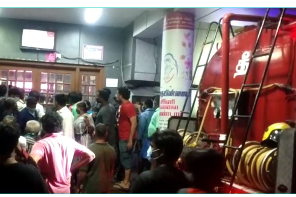 அரசு மகப்பேறு மருத்துவமனையில் மின்கசிவால் தீ விபத்து..! குழந்தைகள் நலம்..! | Chennai Fire Hospital Babies Safe அரசு மகப்பேறு மருத்துவமனையில் மின்கசிவால் தீ விபத்து..! குழந்தைகள் நலம்..! | Chennai Fire Hospital Babies Safe