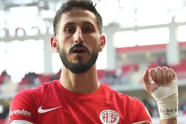 பிரபல கால்பந்தாட்ட வீரரை வெளியேற்றிய நாடு - என்ன காரணம்? - தமிழ்நாடு