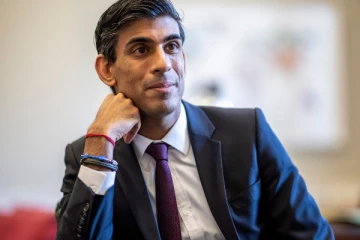 சட்டப்படி புலம்பெயர்வோரின் எண்ணிக்கையையும் கட்டுப்படுத்தவேண்டும்: பிரித்தானிய பிரதமர் ரிஷி சுனக்