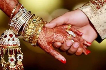 திருமணம் முடிந்தவுடன் பெண்ணின் தந்தைக்கு அரிவாள் வெட்டு..காரணம் என்ன?