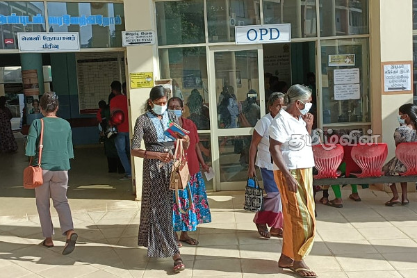 நாடளாவிய ரீதியில் சுகாதாரத்துறை ஊழியர்களால் முன்னெடுக்கப்பட்ட கவனயீர்ப்பு போராட்டம் | Nationwide Health Care Workers Are On Strike