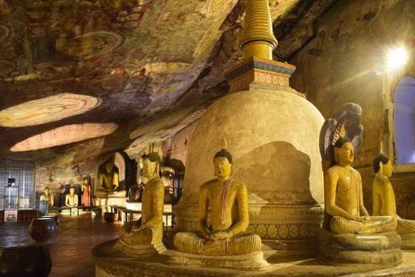 அனைத்து விகாரைகளிலும் மின்விளக்குகளை அணைக்க திட்டம்! | Plan To Switch Off Lights All Buddhist Monastery