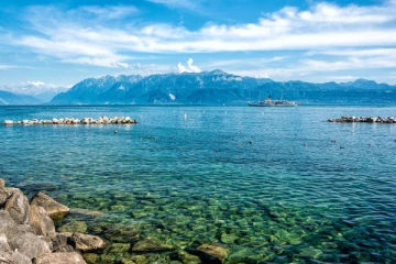 சுவிஸ் ஏரி ஒன்றில் கிருமிகள்... நீந்துவதற்கு தடை