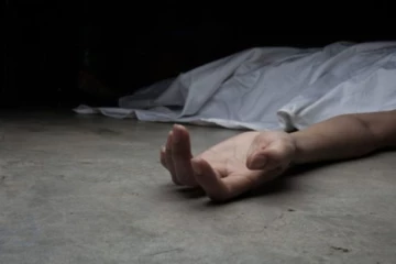 පාලමක් අසලට මළසිරුරක් ගොඩ ගසයි..