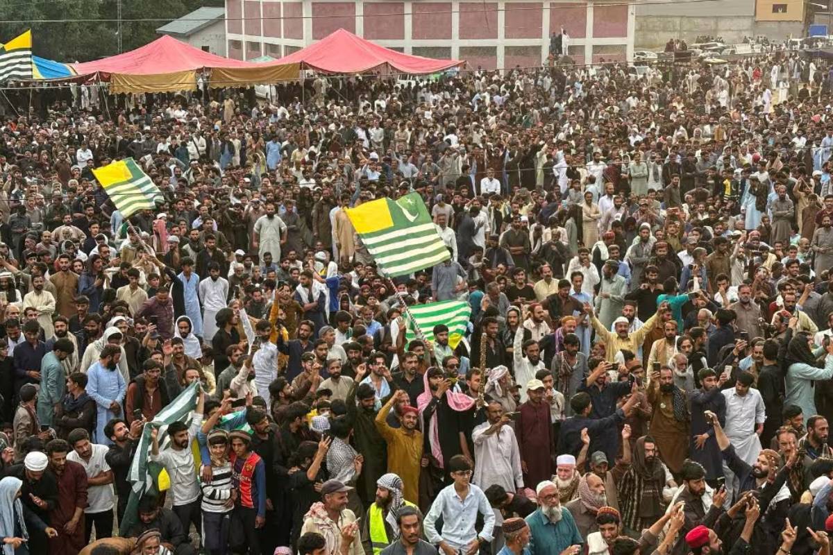 இது பாகிஸ்தானின் பகுதி இல்லை; இந்தியாவின் உதவியை நாடுவோம் - POK மக்கள் எச்சரிக்கை | Protester Say Pok Not Part Of Pakistan Reach India